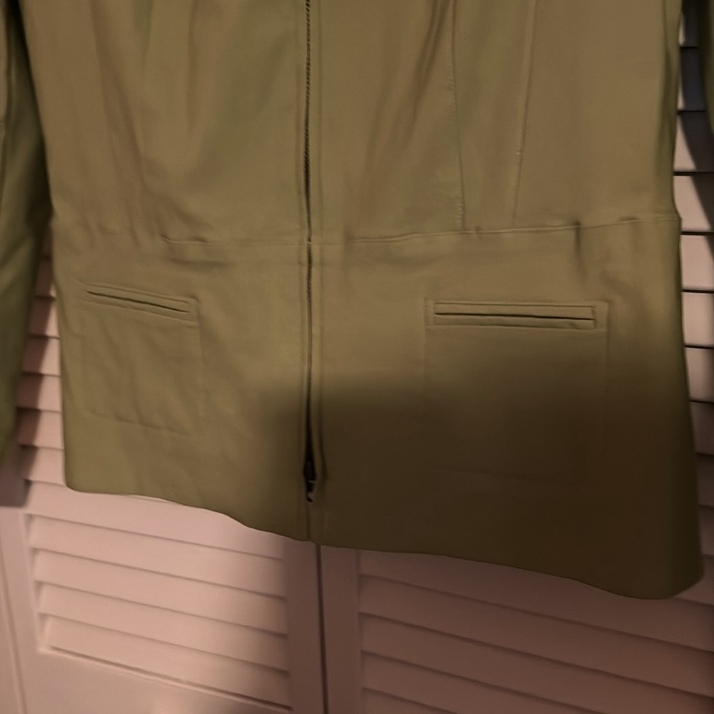 Beautiful green jacket - Picture 2 of 5